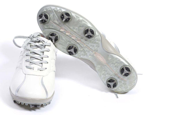 Woman golf shoes